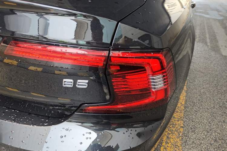 Used Volvo S90 2025 B5 Zhiyi Luxury Edition Right Rear Taillight