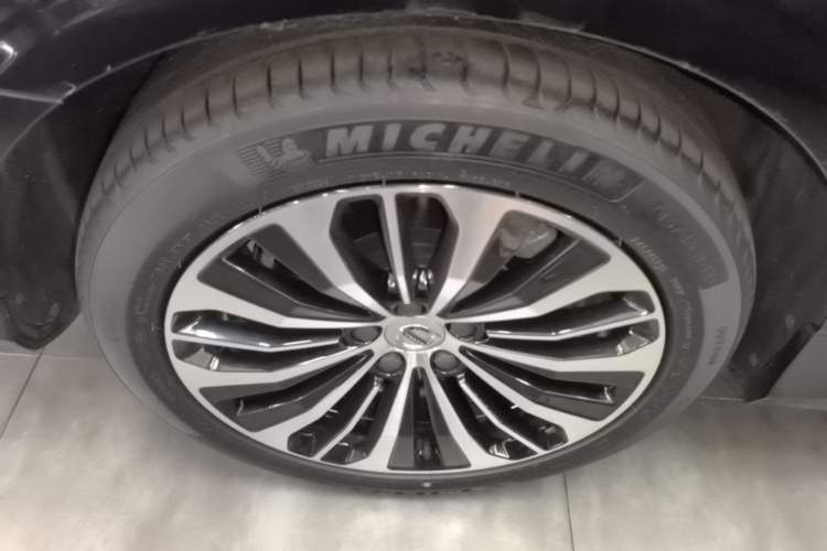 Used Volvo S90 2025 B5 Zhiyi Luxury Edition Right Rear Wheel Hub
