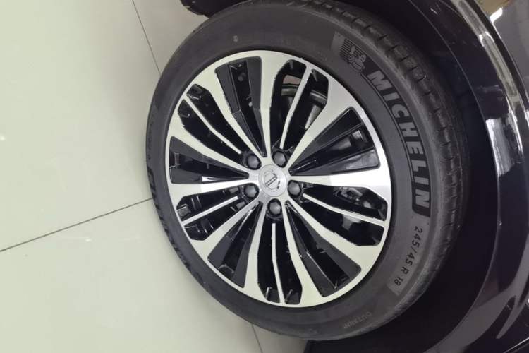 Used Volvo S90 2025 B5 Zhiyi Luxury Edition Right Rear Wheel Hub