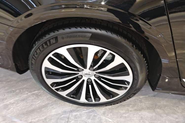 Used Volvo S90 2025 B5 Zhiyi Luxury Edition Right Rear Wheel Hub