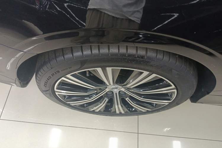 Used Volvo S90 2025 B5 Zhiya Luxury Edition Right Rear Wheel Hub