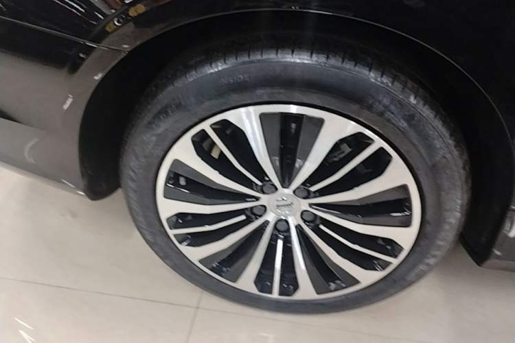 Used Volvo S90 2025 B5 Zhiyi Luxury Edition Right Rear Wheel Hub