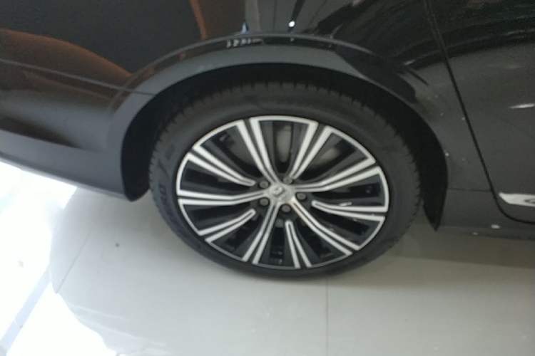 Used Volvo S90 2025 B5 Zhiyuan Luxury Edition Right Rear Wheel Hub