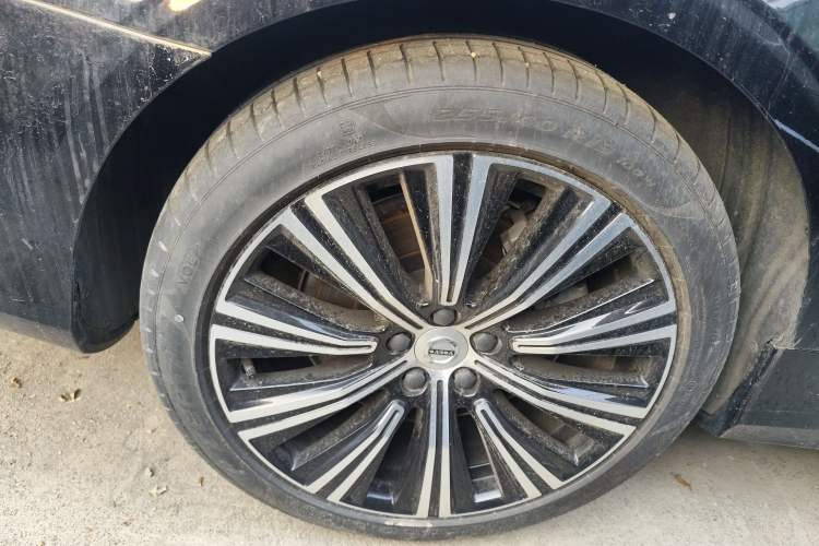 Used Volvo S90 2025 B5 Zhiyuan Luxury Edition Right Rear Wheel Hub