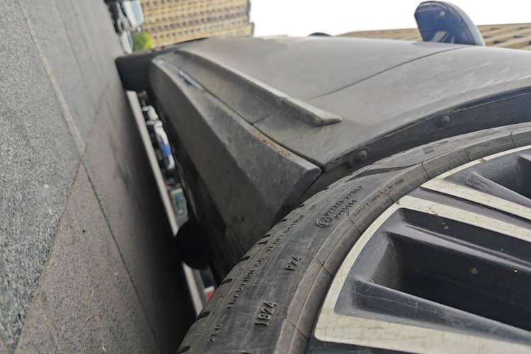 Used Volvo S90 2025 B5 Zhiya Luxury Edition Right Side Sill