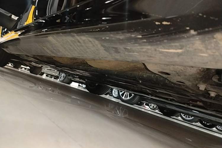 Used Volvo S90 2025 B5 Zhiyi Luxury Edition Right Side Sill