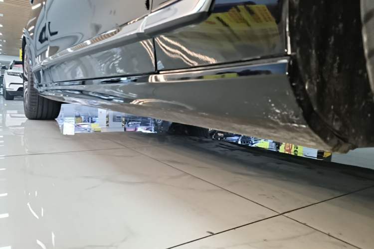 Used Volvo S90 2025 B5 Zhiya Luxury Edition Right Side Sill