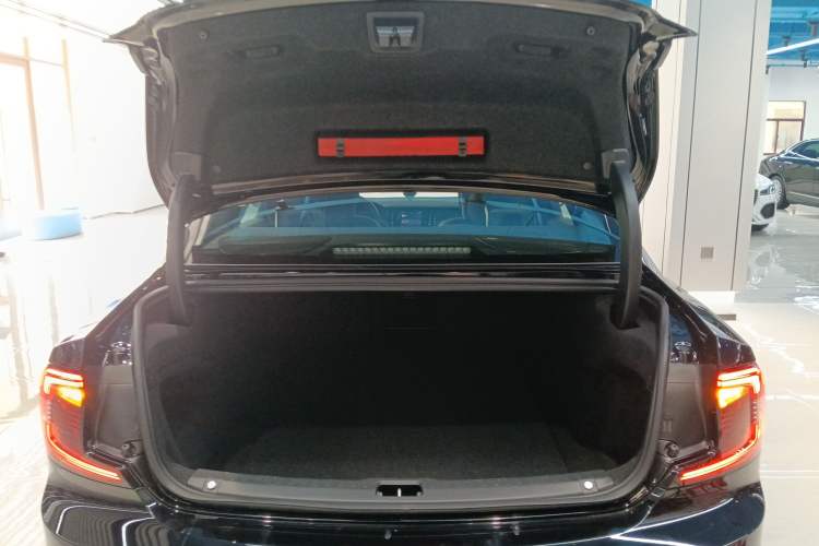 Used Volvo S90 2025 B5 Zhiyi Luxury Edition Trunk