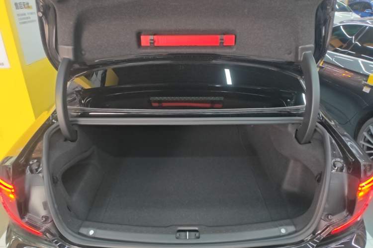 Used Volvo S90 2025 B5 Zhiyuan Luxury Edition Trunk