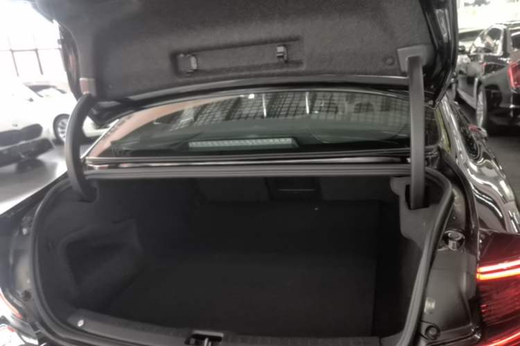 Used Volvo S90 2025 B5 Zhiyi Luxury Edition Trunk