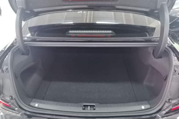 Used Volvo S90 2025 B5 Zhiyi Luxury Edition Trunk