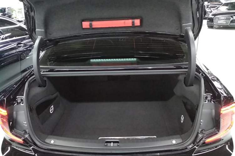 Used Volvo S90 2025 B5 Zhiyi Luxury Edition Trunk