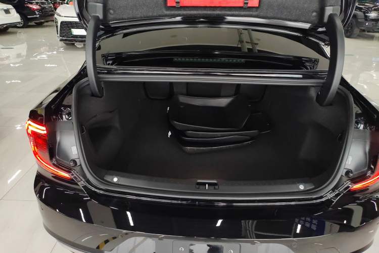 Used Volvo S90 2025 B5 Zhiya Luxury Edition Trunk