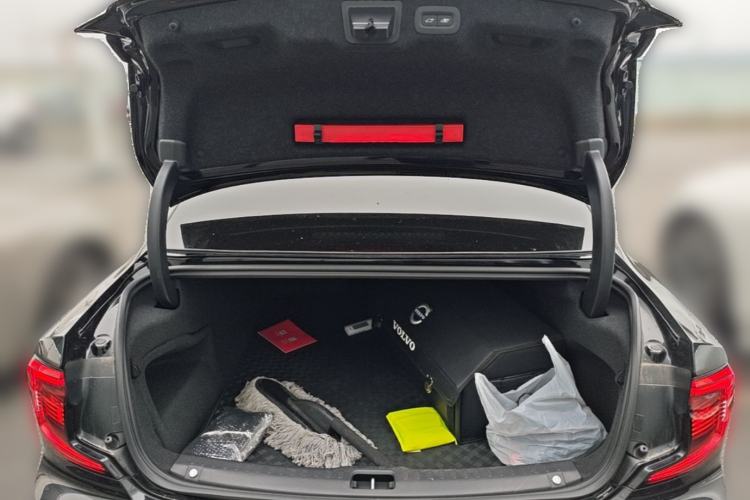 Used Volvo S90 2025 B5 Zhiyuan Luxury Edition Trunk