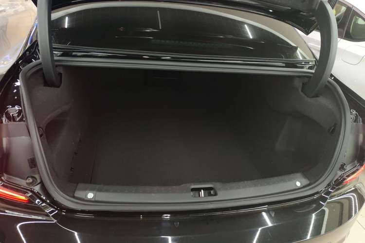 Used Volvo S90 2025 B5 Zhiyuan Luxury Edition Trunk