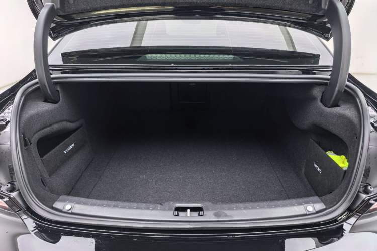 Used Volvo S90 2025 B5 Zhiyi Luxury Edition Trunk