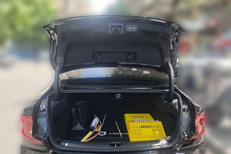 Used Volvo S90 2025 B5 Zhiyuan Luxury Edition Trunk