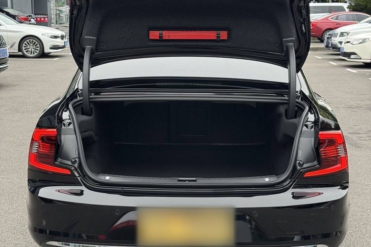 Used Volvo S90 2025 B5 Zhiyuan Luxury Edition Trunk