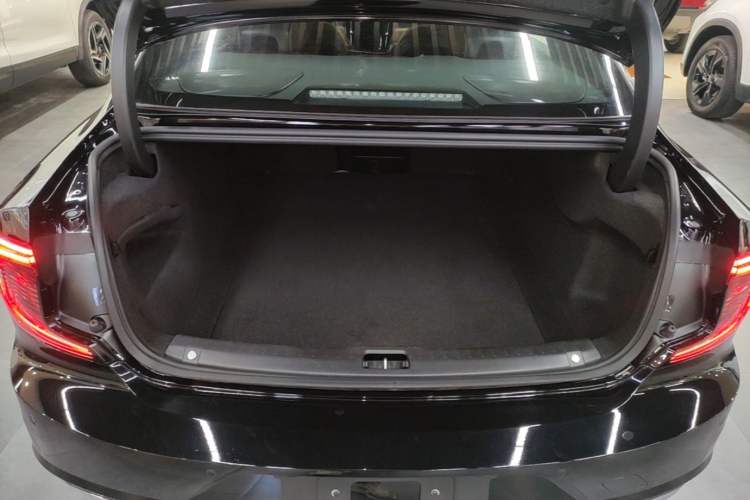 Used Volvo S90 2025 B5 Zhiyi Luxury Edition Trunk