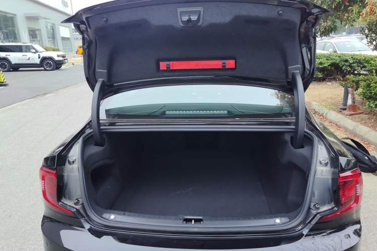 Used Volvo S90 2025 B5 Zhiyi Luxury Edition Trunk