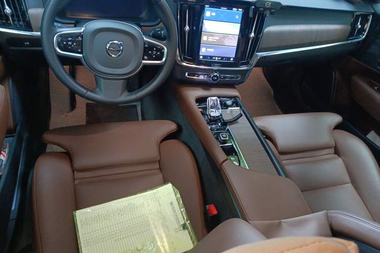 Used Volvo S90 2025 B5 Zhiyuan Luxury Edition Center Console