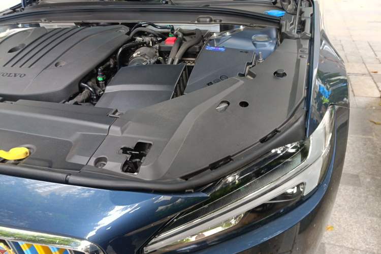 Used Volvo S90 2025 B5 Zhiyuan Luxury Edition Engine Bay Left