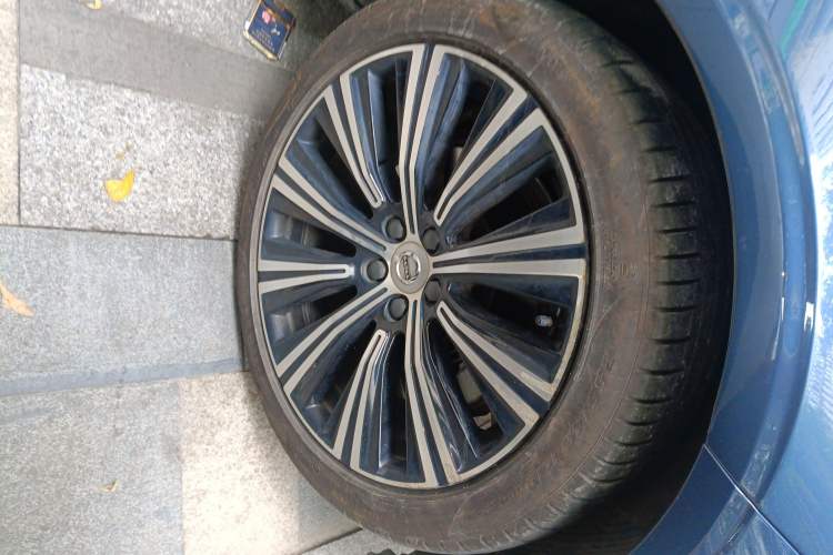 Used Volvo S90 2025 B5 Zhiyuan Luxury Edition Right Front Wheel Hub
