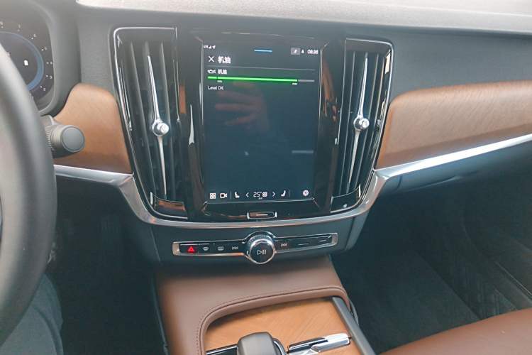 Used Volvo S90 2025 B5 Zhiyi Luxury Edition Audio And AC Panel