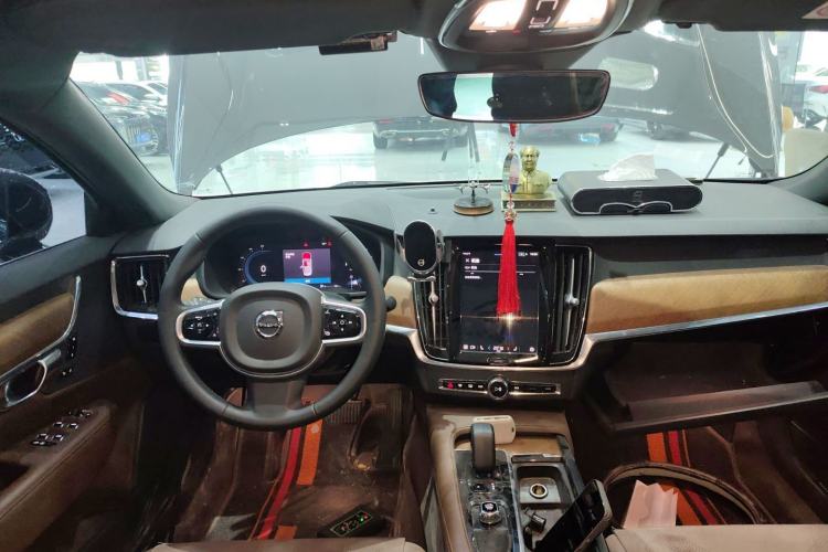 Used Volvo S90 2025 B5 Zhiyi Luxury Edition Center Console