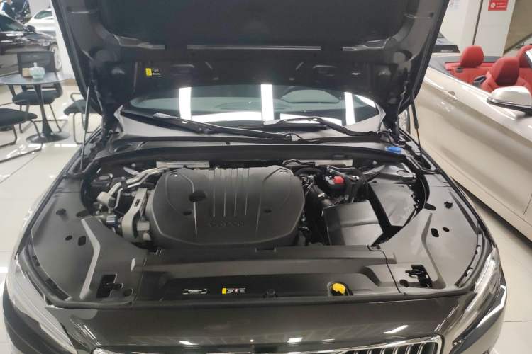 Used Volvo S90 2025 B5 Zhiyi Luxury Edition Engine Bay