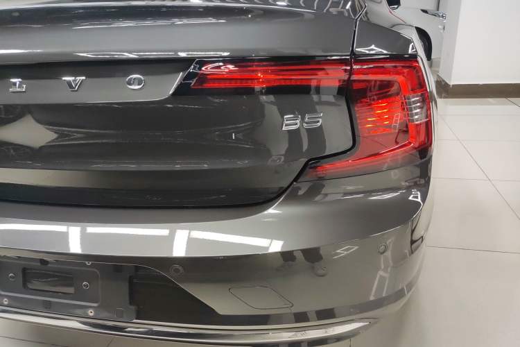 Used Volvo S90 2025 B5 Zhiyi Luxury Edition Exterior 3
