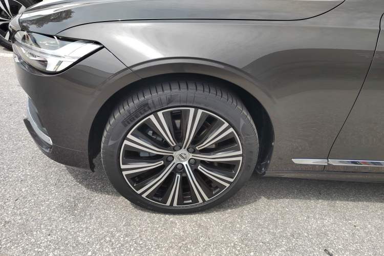 Used Volvo S90 2025 B5 Zhiyuan Luxury Edition Exterior 4