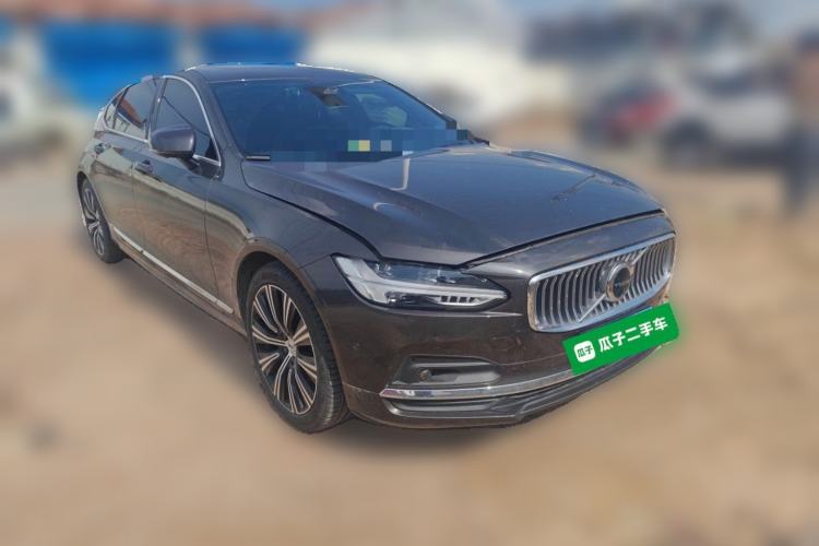 Used Volvo S90 2025 B5 Zhiya Luxury Edition Front Right 45 Deg