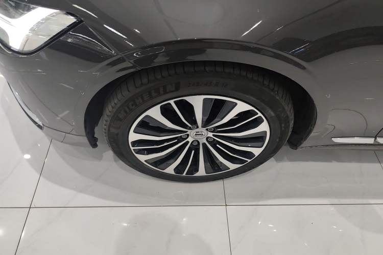 Used Volvo S90 2025 B5 Zhiyi Luxury Edition Left Front Wheel Hub