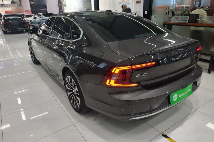 Used Volvo S90 2025 B5 Zhiyi Luxury Edition Rear Left 45 Deg
