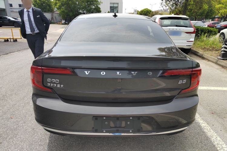 Used Volvo S90 2025 B5 Zhiyuan Luxury Edition Rear