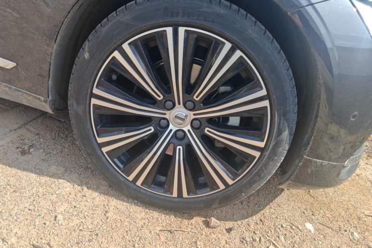 Used Volvo S90 2025 B5 Zhiya Luxury Edition Right Front Wheel Hub