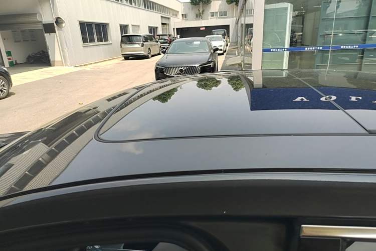 Used Volvo S90 2025 B5 Zhiya Luxury Edition Roof