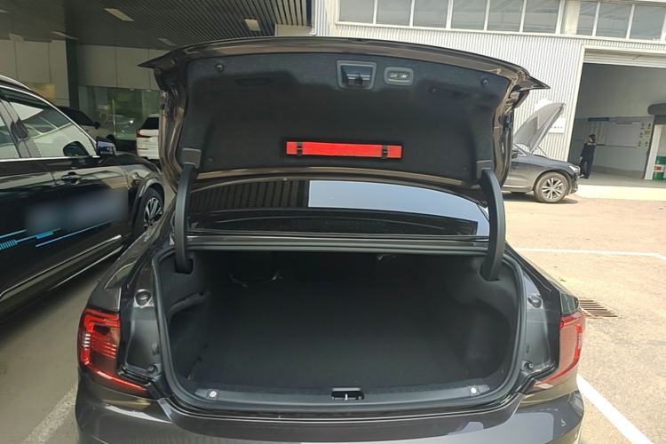 Used Volvo S90 2025 B5 Zhiya Luxury Edition Trunk
