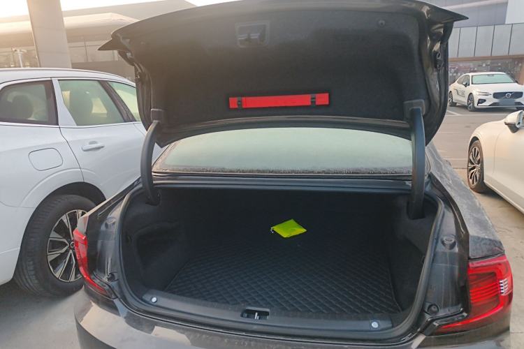 Used Volvo S90 2025 B5 Zhiyi Luxury Edition Trunk