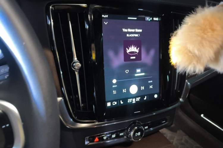 Used Volvo S90 2025 B5 Zhiyuan Luxury Edition Audio And AC Panel
