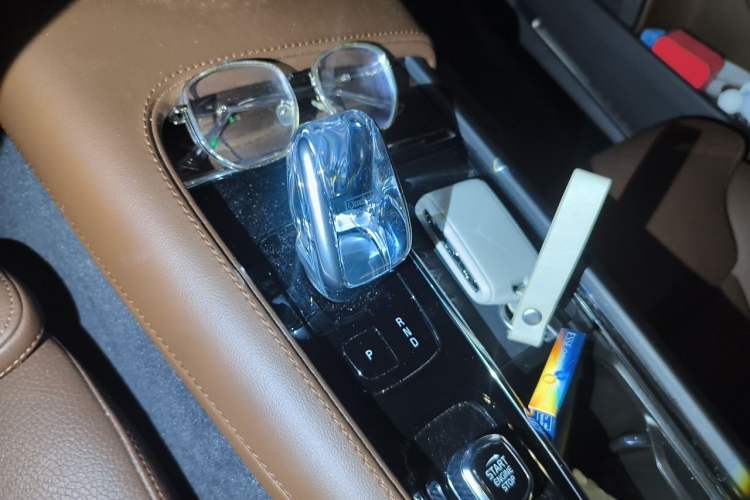 Used Volvo S90 2025 B5 Zhiyuan Luxury Edition Gear Lever