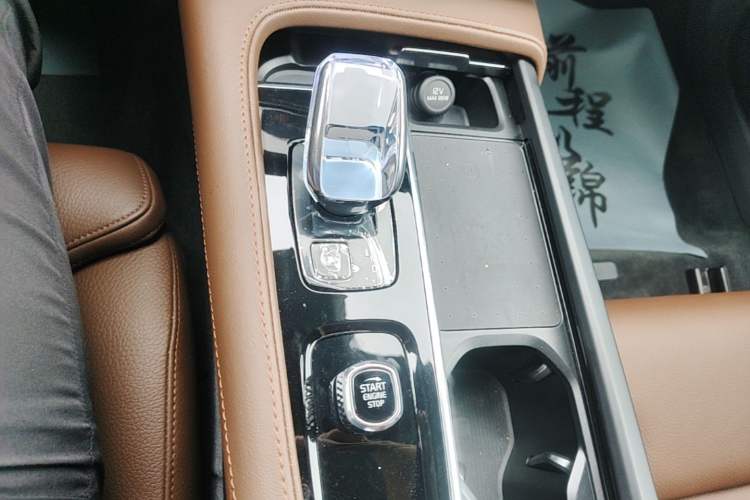 Used Volvo S90 2025 B5 Zhiyuan Luxury Edition Gear Lever