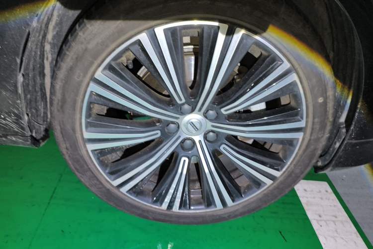 Used Volvo S90 2025 B5 Zhiyuan Luxury Edition Right Front Wheel Hub
