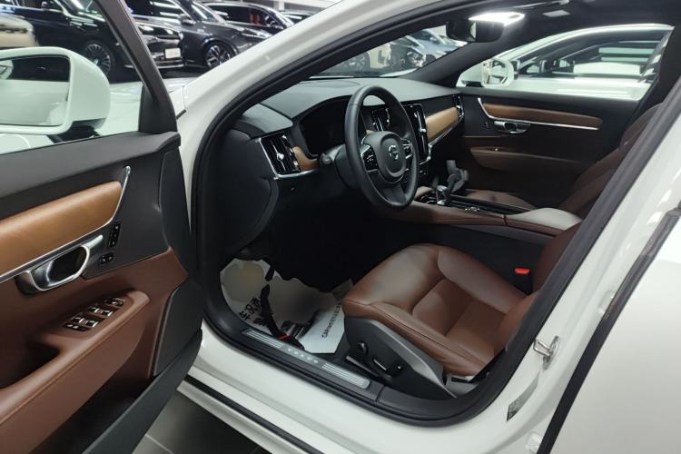 Used Volvo S90 2025 B5 Zhiyi Luxury Edition Interior 3