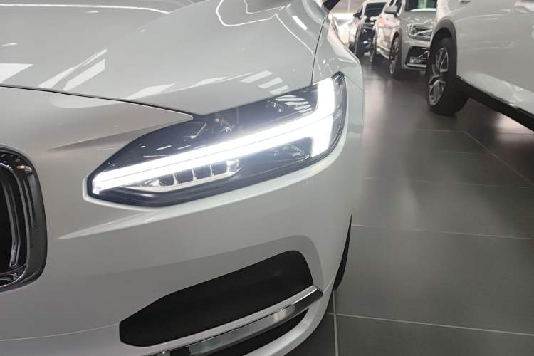 Used Volvo S90 2025 B5 Zhiyi Luxury Edition Left Front Headlight