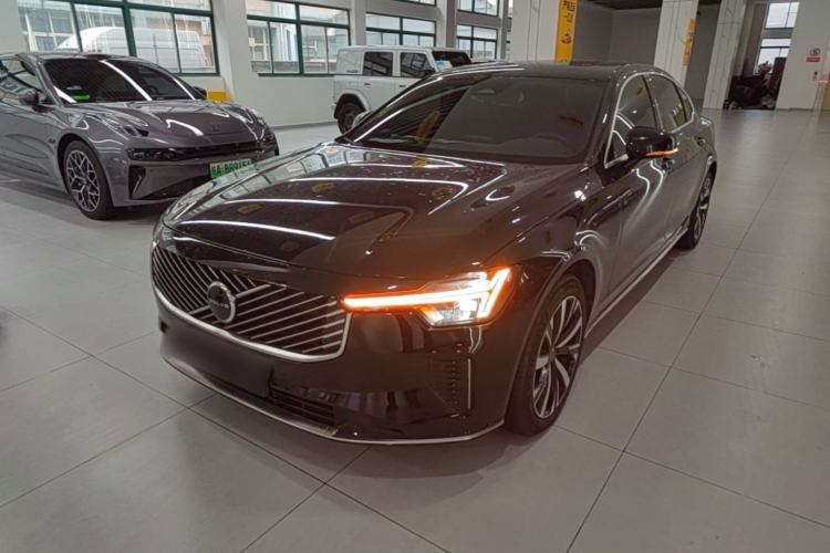 Volvo S90 2026 B5 Zhiyi Luxury Edition