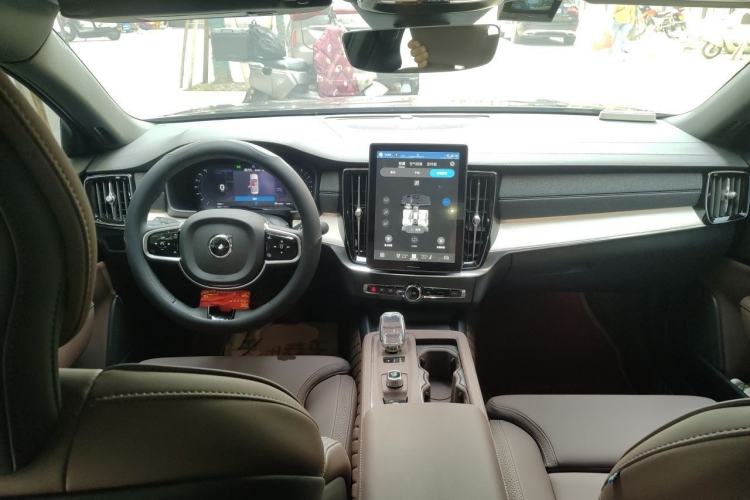 Used Volvo S90 2026 B5 Zhiyuan Luxury Edition Center Console