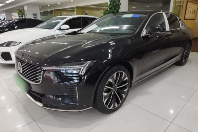 Used Volvo S90 2026 B5 Zhiyuan Luxury Edition