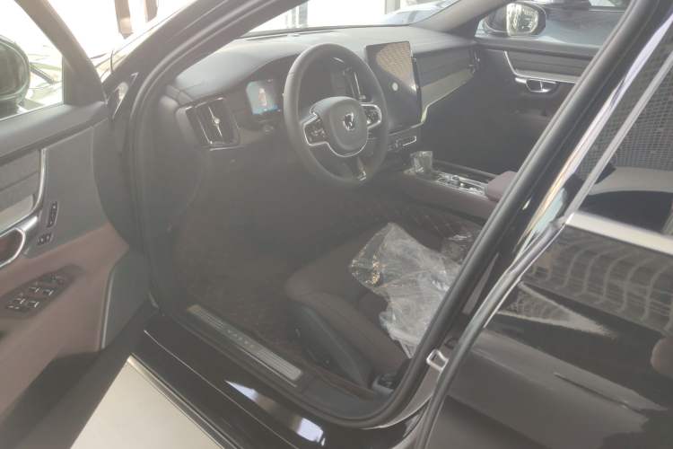 Used Volvo S90 2026 B5 Zhiyi Luxury Edition Driver Seat